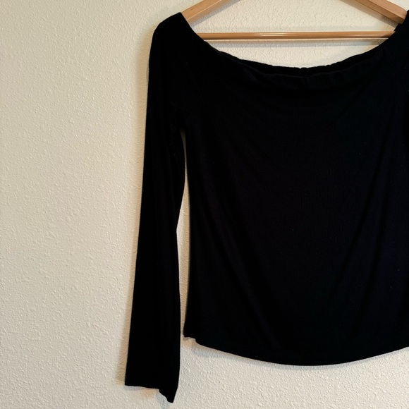 West Of Melrose Black Off the Shoulder Top Size Medium - Picture 4 of 4